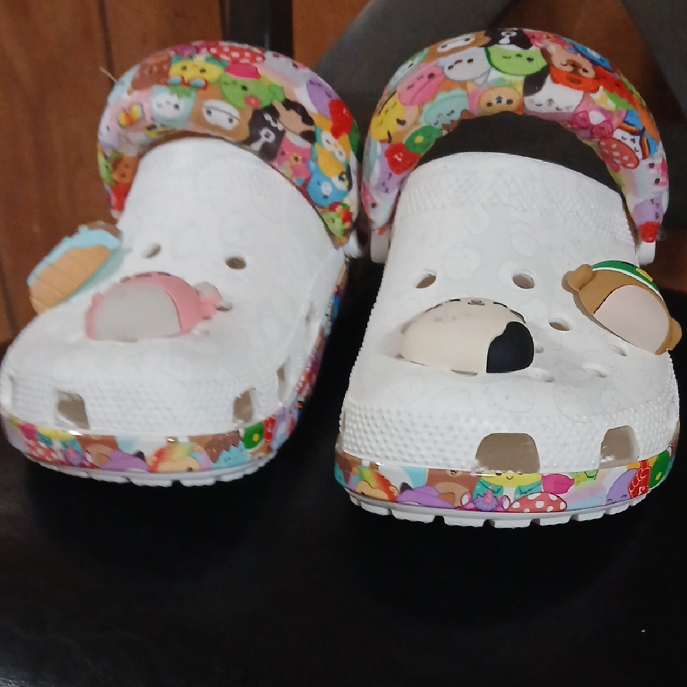 CROCS White Sandals with Cute Character Accents - Picture 6 of 8